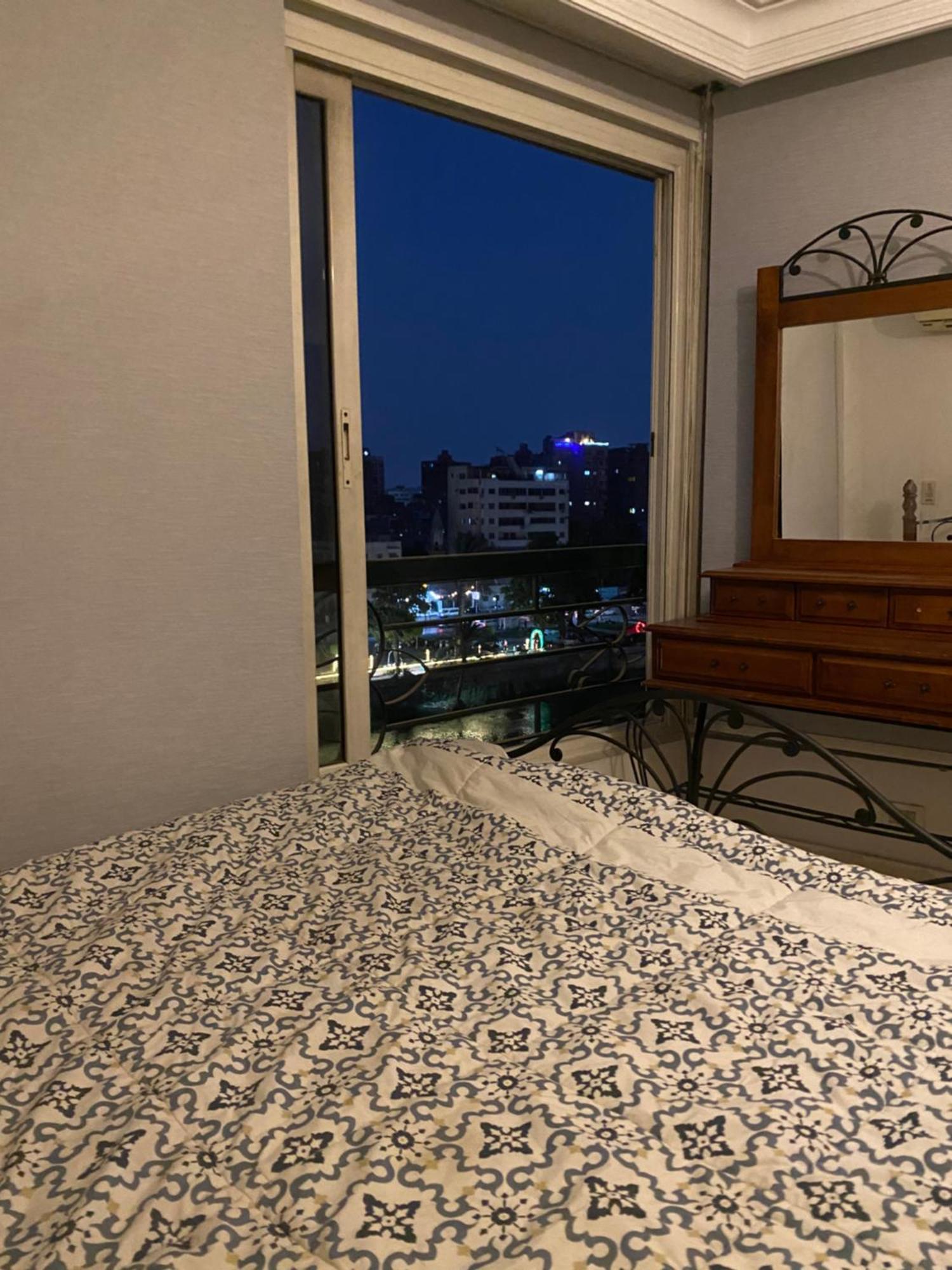المنيل Apartment *